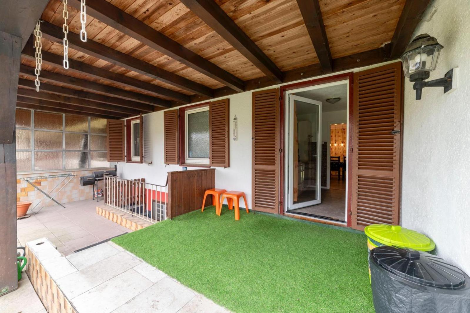 Cozy Villa With Garden, Balcony And Parking Area In Duesseldorf Exterior foto